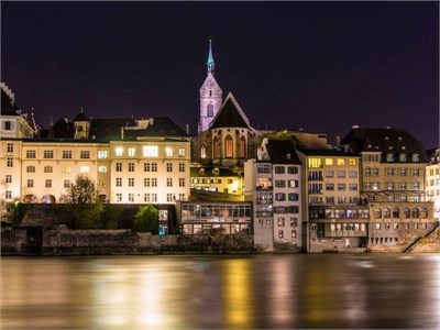 Basel Altstadt bei Nacht - Seminarhotels Schweiz - MICE Service Group