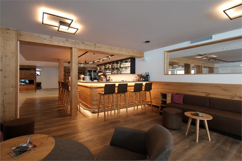 
Hotel Kristall-Saphir - Lounge - Seminarhotelsschweiz - MICE Service Group
