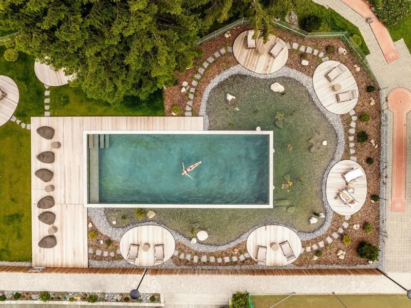 Valbella Resort - Aussenansicht Schwimmbad - Seminarhotels Schweiz