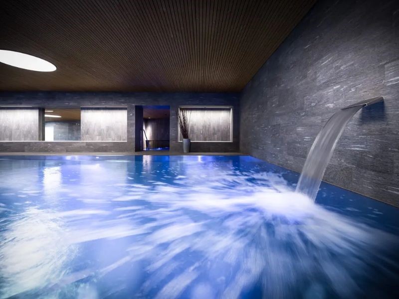 Valbella Resort - Schwimmbad - Seminarhotels Schweiz