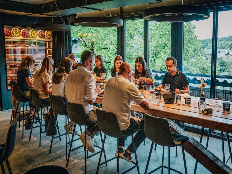 Trauffer Erlebniswelt & Bretterhotel - Restaurant Alfreds - Seminarhotelsschweiz - MICE Service Group
